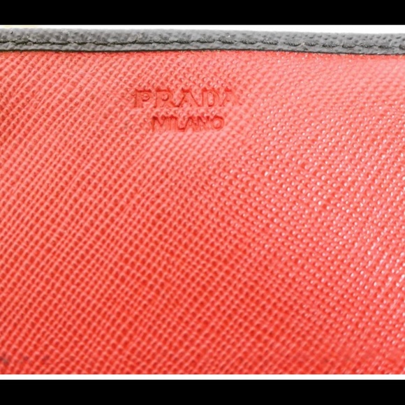 PRADA SAFFIANO - Picture 5 of 11